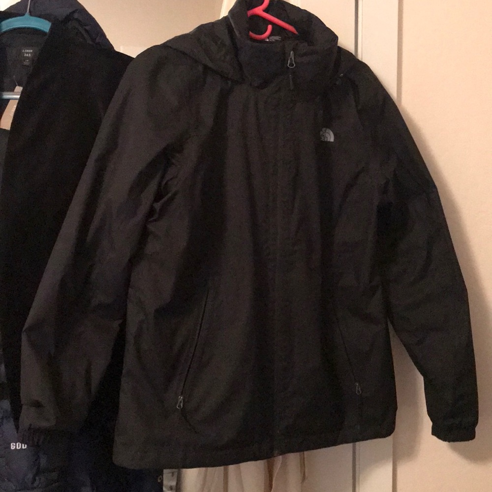 Women’s black north face rain jacket with hood
